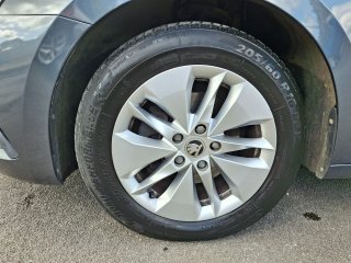 /photos/9912/7ae8f3f4-54dc-8659-3c87-855bcf2f1ebb_i320x240.jpg